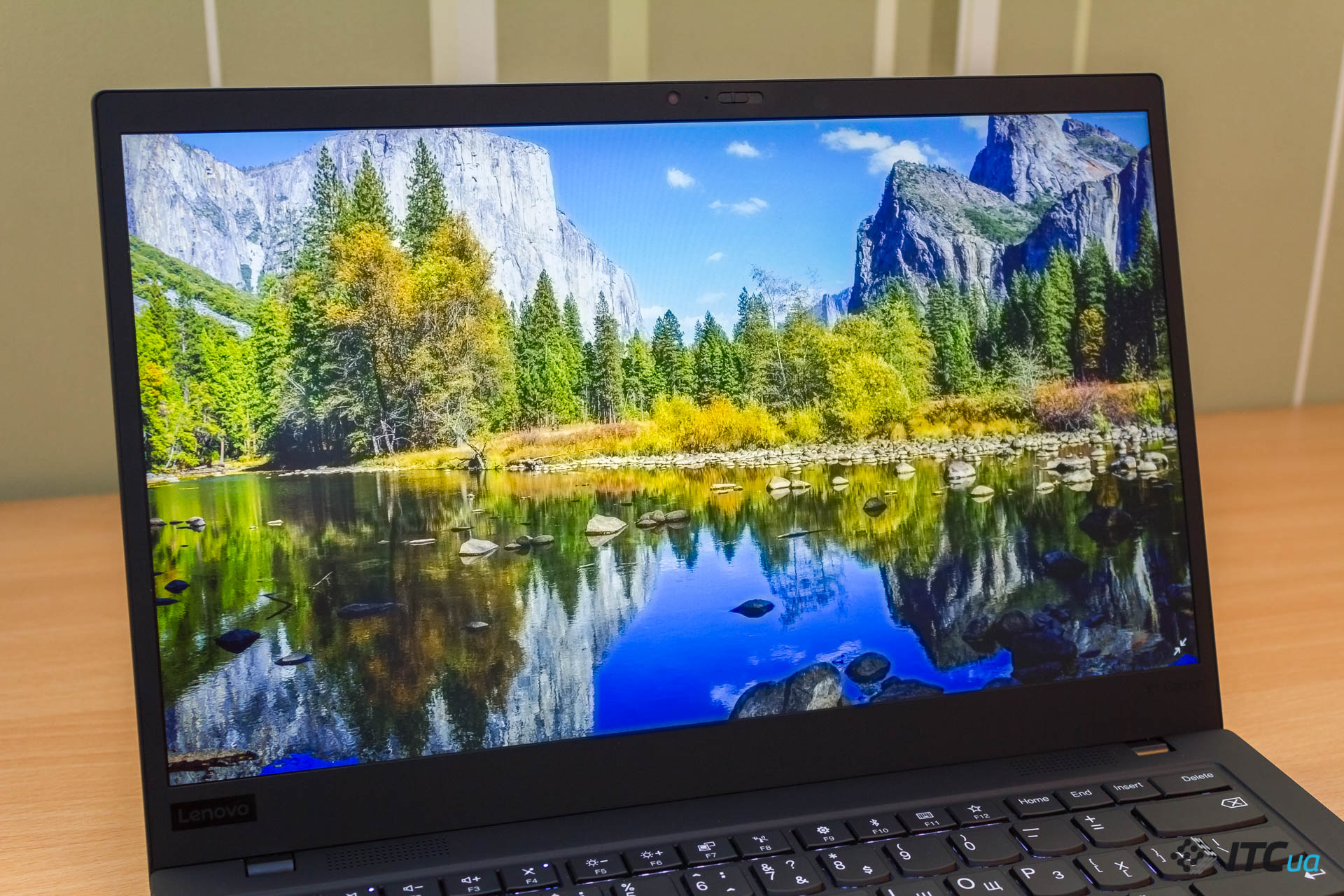 Обзор ноутбука Lenovo ThinkPad X1 Carbon 7th
