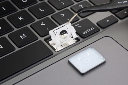 Подтверждено iFixit. В новом 16-дюймовом Apple MacBook Pro вернулась старая надежная клавиатура с ножничным механизмом