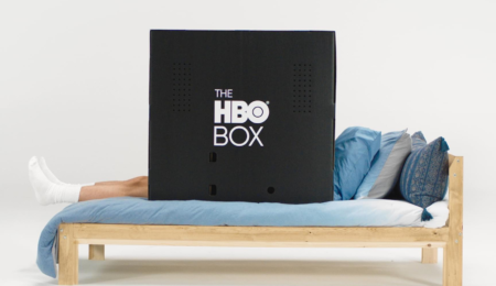 HBO представила картонную коробку The HBO Box, в которой можно уединиться для просмотра фильма или сериала
