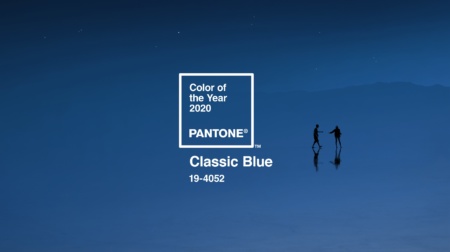 Институт цвета Pantone назвал главным цветом 2020 года «классический синий»