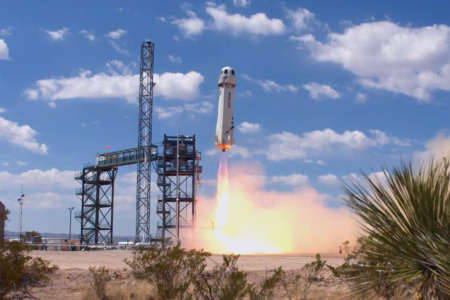 Сегодня Blue Origin произведёт 9-й коммерческий запуск ракеты New Shepard для 100-го клиента
