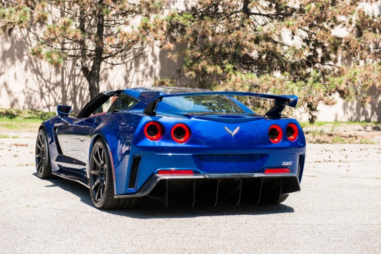 Электрический спорткар Genovation GXE стоимостью $750 тыс. на основе Chevrolet Corvette разогнался до 340 км/ч [видео]