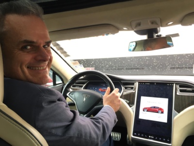 Немецкий энтузиаст проехал 1 миллион километров на собственном электромобиле Tesla Model S, дважды заменив батарею и трижды — двигатель