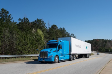 Беспилотные грузовики Waymo вскоре выедут на дороги общего пользования в штатах Нью-Мексико и Техас