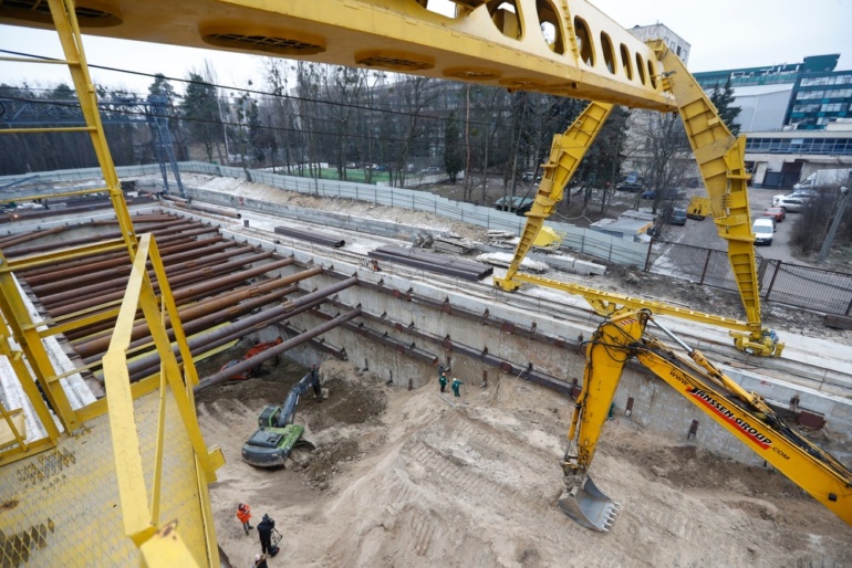 Виталий Кличко: "Строительство метро на Виноградарь идет по графику, обе станции будут открыты до конца 2021 года"