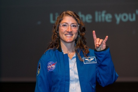 Американская астронавтка Кристина Кох побила рекорд по продолжительности беспрерывного пребывания женщины в космосе
