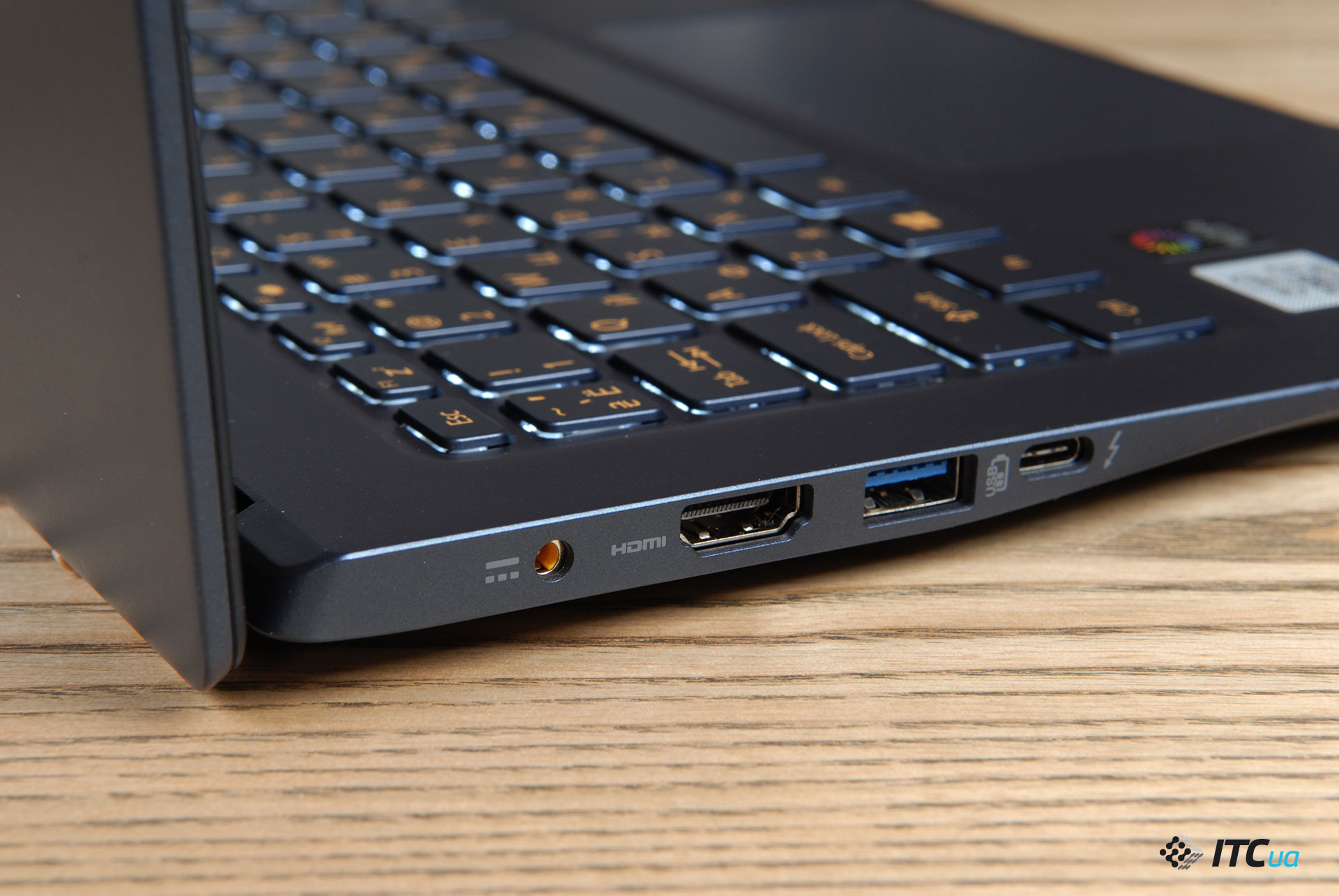 Acer Swift 5 (SF514-54T) - обзор компактного ноутбука
