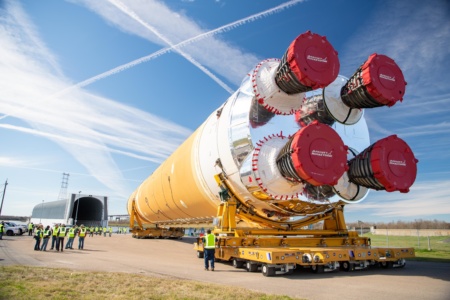 NASA завершила строительство основной ступени сверхтяжелой ракеты Space Launch System для освоения дальнего космоса