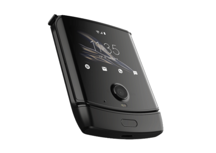 Motorola Razr с гибким экраном грозит дефицит. Первая партия устройств распродана в США за сутки, а срок поставки увеличился на 12 дней