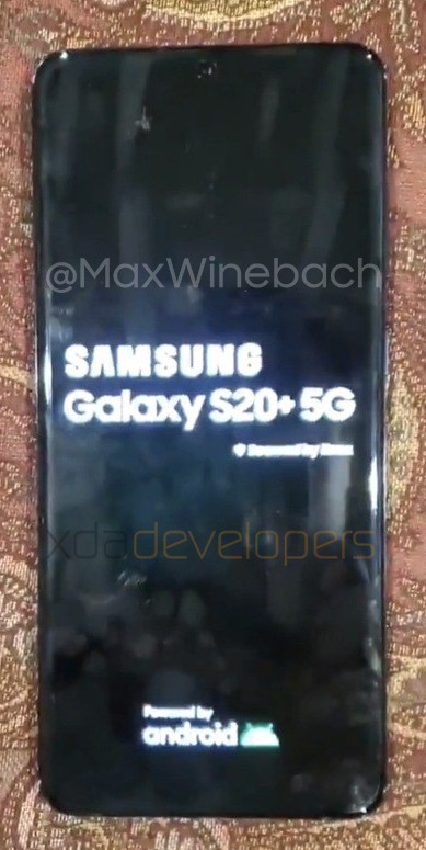 Фото дня: работающий Samsung Galaxy S20+ 5G живьем