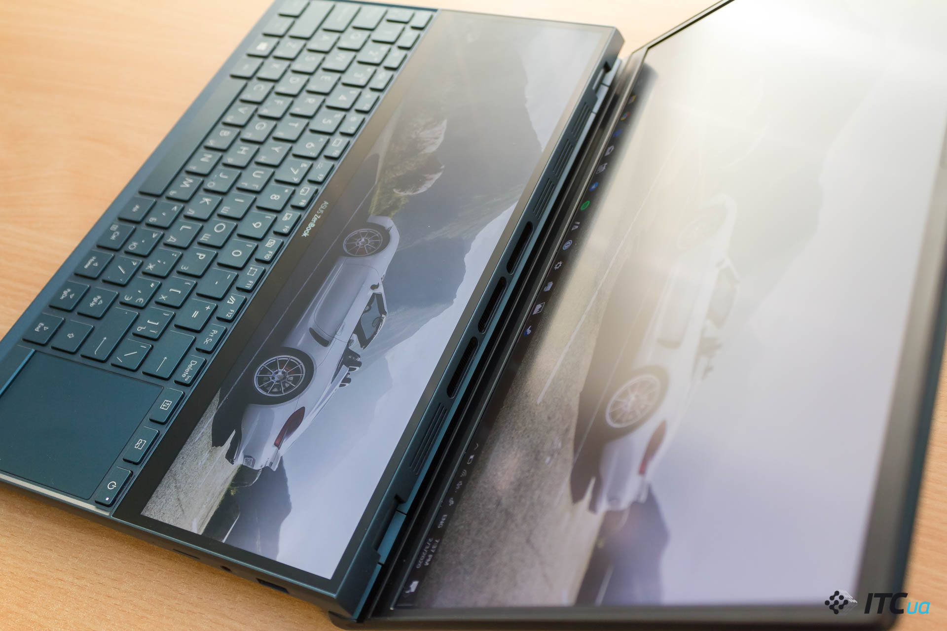 Обзор ноутбука с двумя экранами ASUS ZenBook Duo