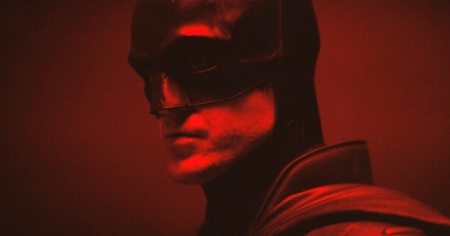 Режиссер нового «Бэтмена» показал, как выглядит Роберт Паттинсон в костюме Темного Рыцаря [видео]