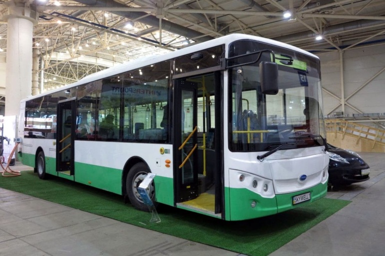 Виталий Кличко: "До конца года Киев планирует приобрести 70 экологичных автобусов"