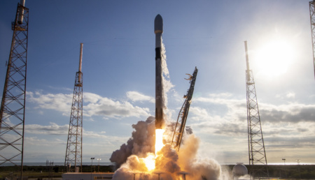 В следующий раз. Первый запуск Falcon 9 с четырежды летавшей первой ступенью сорвался в последний момент из-за неполадок с двигателем