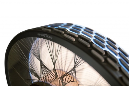Goodyear разработала концептуальную самовосстанавливающуюся шину reCharge с настраиваемым составом протектора