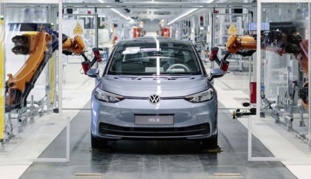 Volkswagen столкнулась с серьёзными проблемами в ПО ID.3, из-за чего запуск электрокара может быть отложен