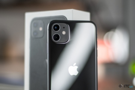 На фоне пандемии Apple ограничивает продажу iPhone — не больше двух в одни руки