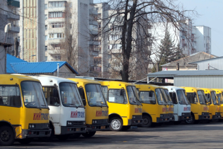 В Киеве не выехали на рейсы порядка 600 маршруток и временно приостановил работу сервис Uber Shuttle (обновлено)