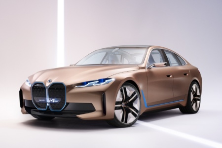 Немцы показали электрический седан BMW Concept i4 с мощностью 530 л.с., батареей 80 кВтч и запасом хода 600 км, серийная версия выйдет на рынок в 2021 году