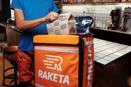 Украинский сервис доставки еды Raketa внедрил бесконтактную доставку заказов