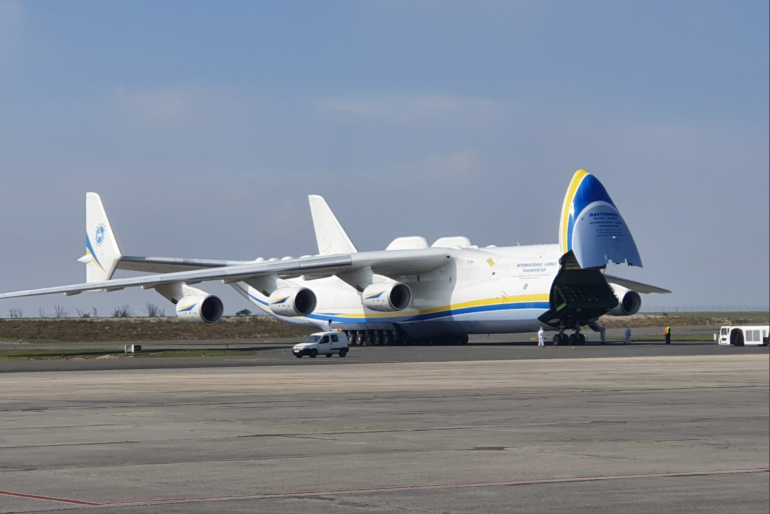 Во втором рейсе Ан-225 «Мрия» повторил рекорд по объему груза, доставив медицинские средства из Китая в Францию, на очереди - полеты в США