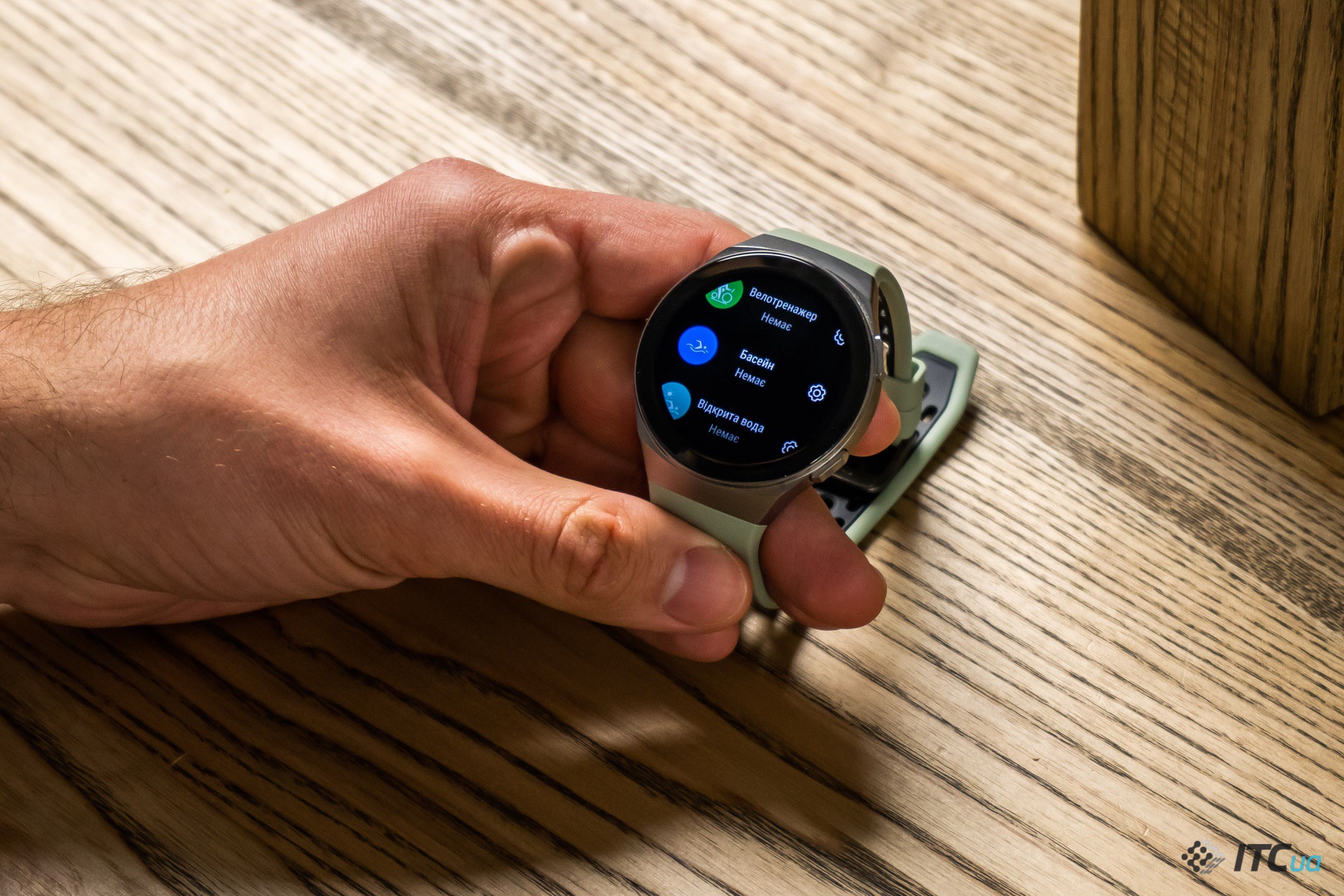 Huawei Watch GT 2e – спортивные часы с пульсоксиметром