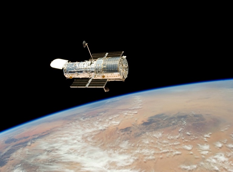 Телескоп Габбл хотят поднять на более высокую и стабильную орбиту с помощью корабля Crew Dragon — SpaceX готова сделать это бесплатно