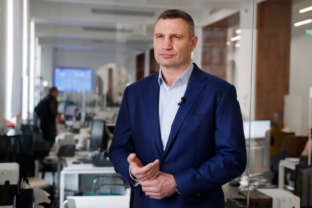 «Серверы продолжают отбивать атаки»: Виталий Кличко заявил, что DDоS-кибератака на сервисы КГГА продолжается уже несколько дней