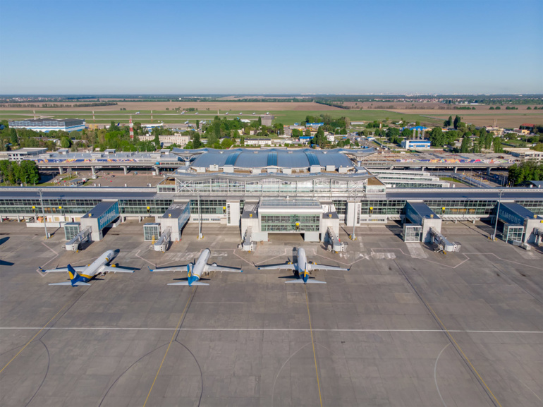 Безжизненный аэропорт Борисполь. Как сейчас выглядит главная воздушная гавань страны с высоты птичьего полета [+ новые правила безопасности для авиации в ЕС]