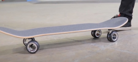 700-долларовые колесики для Mac Pro прикрепили к скейтборду (все очень плохо!)
