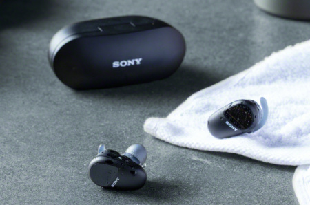 Sony анонсировала беспроводные наушники WF-SP800N с шумоподавлением, автономностью до 26 часов и ценой $200