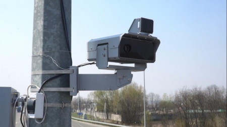 В Украине заработала система автоматической фотофиксации нарушений ПДД. В полиции говорят о 50 работающих камерах, а в Мининфраструктуры — о 45