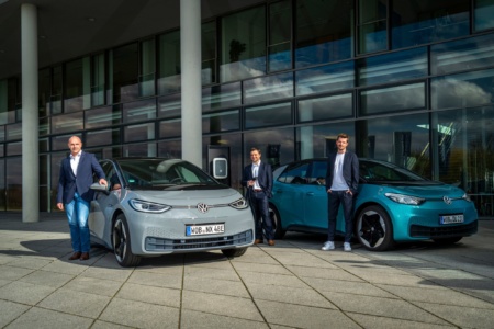 Volkswagen: Заказать электромобиль VW ID.3 и зарядную станцию ID. Charger можно будет уже завтра, первые поставки стартуют в сентябре без части обещанных функций