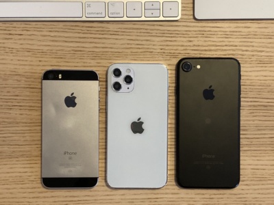 Макет 5,4-дюймового iPhone 12 сравнили с оригинальным iPhone SE и iPhone 7