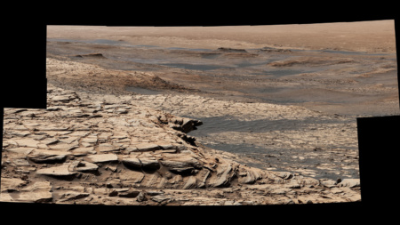 Марсоход Curiosity отправился в «летнее путешествие» к следующему пункту назначения, чтобы продолжить поиск признаков древней жизни