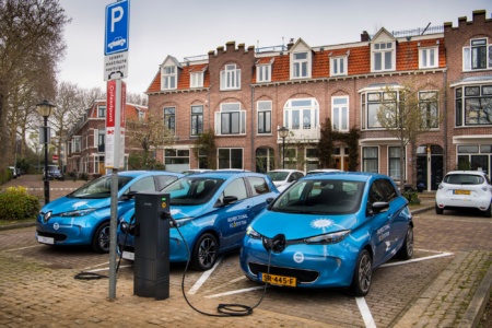 Bloomberg: Из-за роста субсидий на электромобили в Европе приобрести Renault Zoe и Smart EQ в лизинг можно практически бесплатно