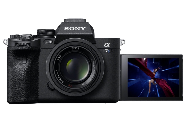 Беззеркальная камера Sony A7S Mark III с прицелом на видеосъёмку при цене $3500 ограничена 12-Мп сенсором и 4K-видео