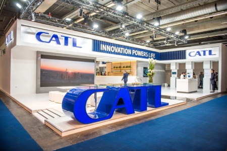 Китайская компания CATL работает над созданием более дешевых батарей для электромобилей без никеля и кобальта в составе