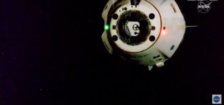Обновлено: Crew Dragon с астронавтами успешно отстыковался от МКС и возвращается на Землю