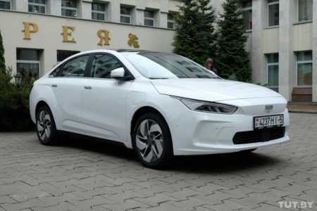В 2021 году в Беларуси запустят сборку электромобилей на основе китайской модели Geely Geometry A с запасом хода 500 км, до конца года планируют продать более 1000 штук по цене менее $28,600