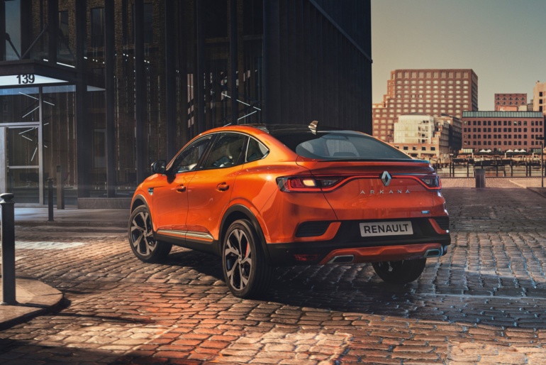 В 2021 году кроссовер Renault Arkana начнут продавать в Европе, но это будет "корейская" сборка с гибридными двигателями и обновленным дизайном