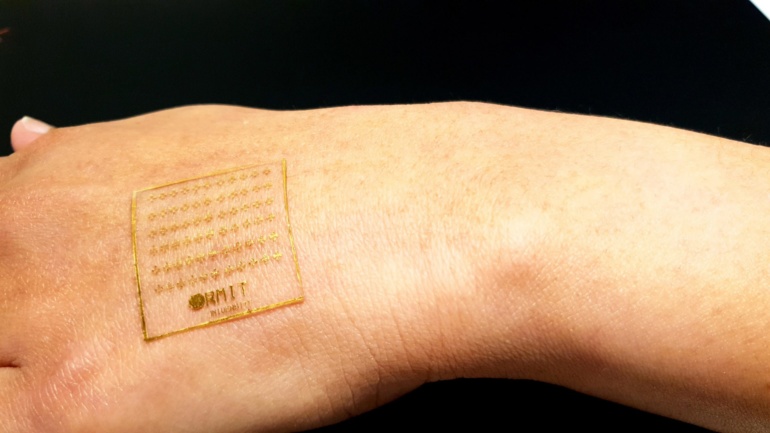 Исследователи разработали электронную кожу, которая способна реагировать на боль, как человеческая кожа
