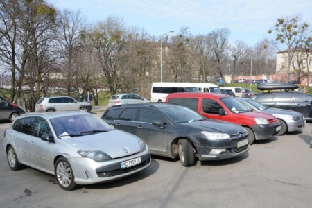 Львов объявил о льготных условиях для мировых автопроизводителей, которые захотят построить завод по сборке электромобилей на территории города