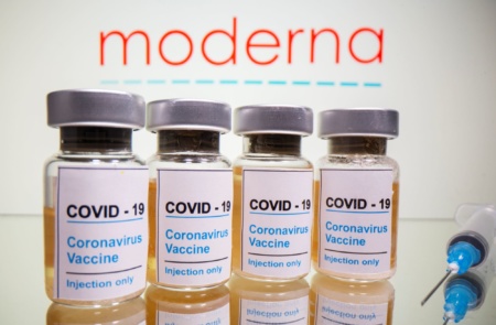 Moderna заявила о 100% эффективности своей вакцины от тяжелых форм COVID-19, и приступила к сертификации препарата в США и Европе
