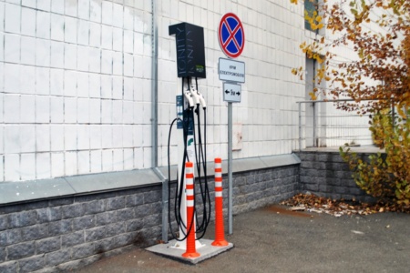 Сеть IONITY начала устанавливать зарядные станции для электромобилей на площадках «Укртелекома» (в Киеве их уже семь)