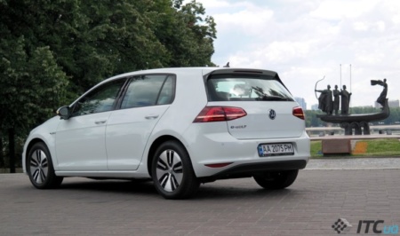 Volkswagen сняла с производства электрический e-Golf (чтобы тот не мешал продажам ID.3)