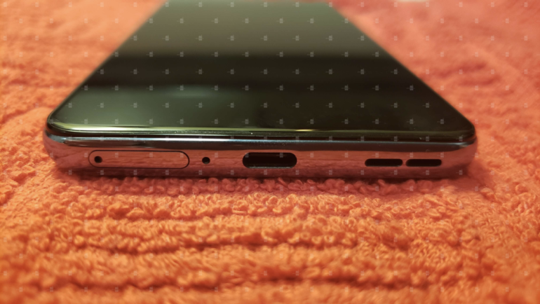 Опубликованы фотографии и характеристики смартфона OnePlus 9