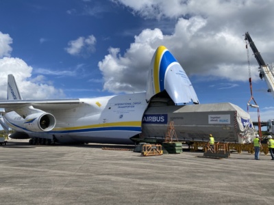 Украинский транспортный самолет Ан-124 «Руслан» перевез из Франции в США спутник для компании SpaceX