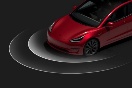 В автомобилях Tesla теперь можно играть в The Battle of Polytopia и воспроизводить через внешние динамики самые разные звуки (в том числе 🐐, 🐍🎷и 💨)