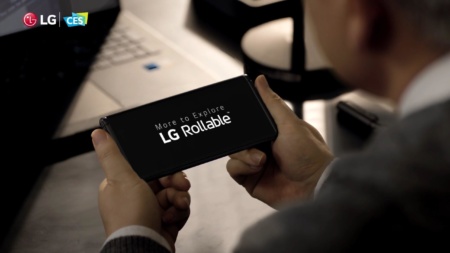 LG показала смартфон-слайдер Rollable с раздвижным экраном